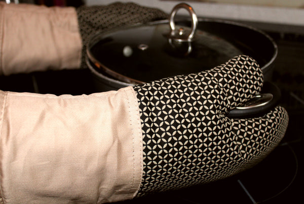 Premium Heat Resistant Oven Gloves / Mitts - Pack of 2 : Non-Slip Silicone Exterior